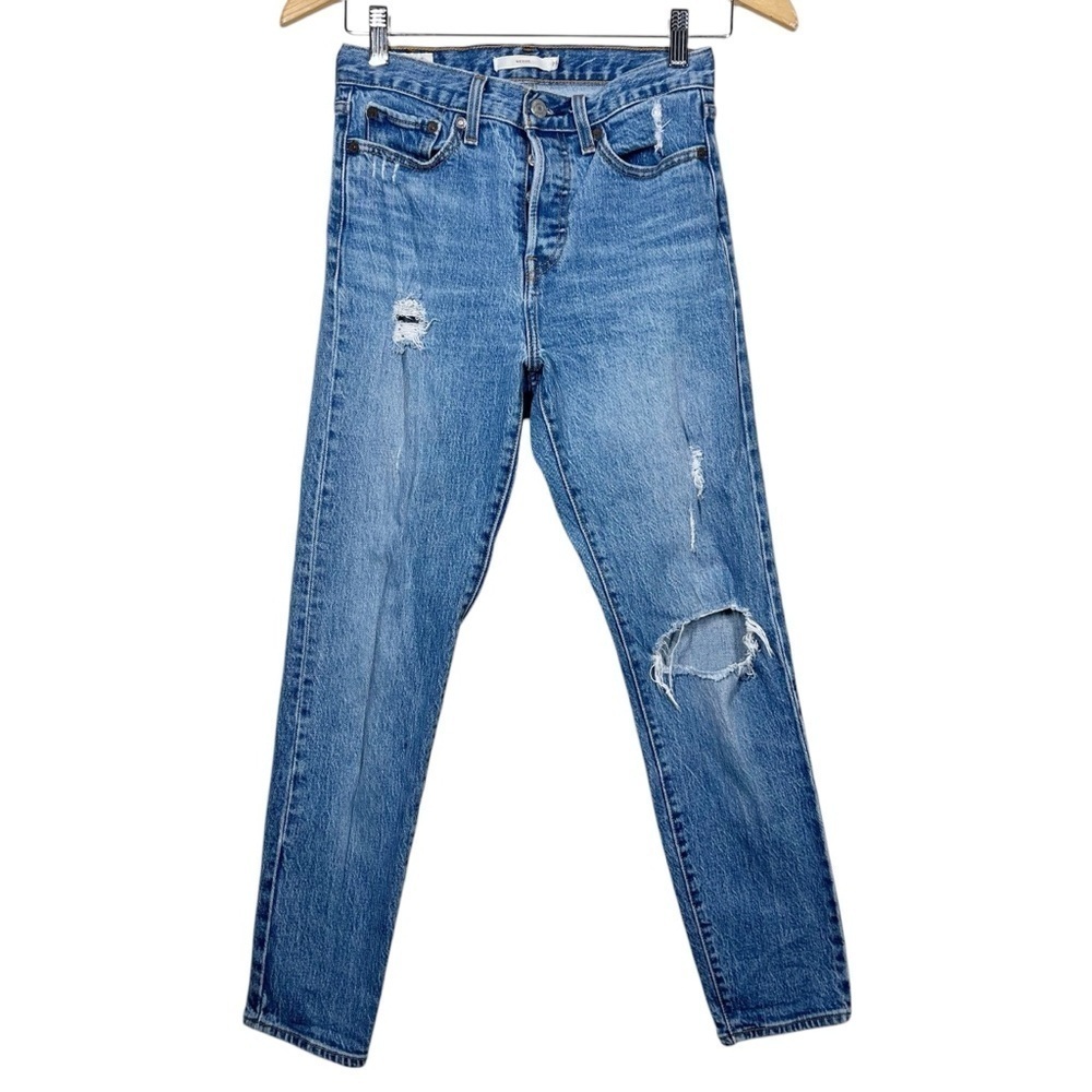 Levi’s Womens Wedgie Button Fly straight leg denim jeans size 25 distressed